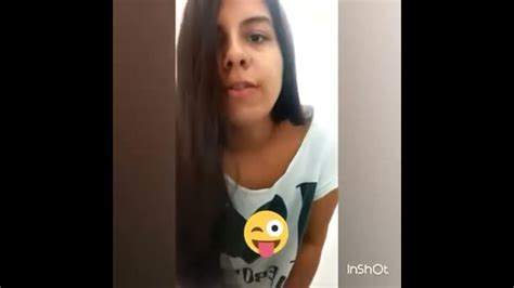 novinha dançando pelada|Novinha dançando funk de saia e peladinha mostrando a buceta